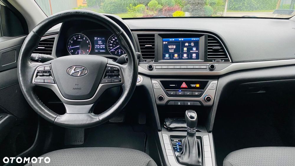 Hyundai Elantra - 8