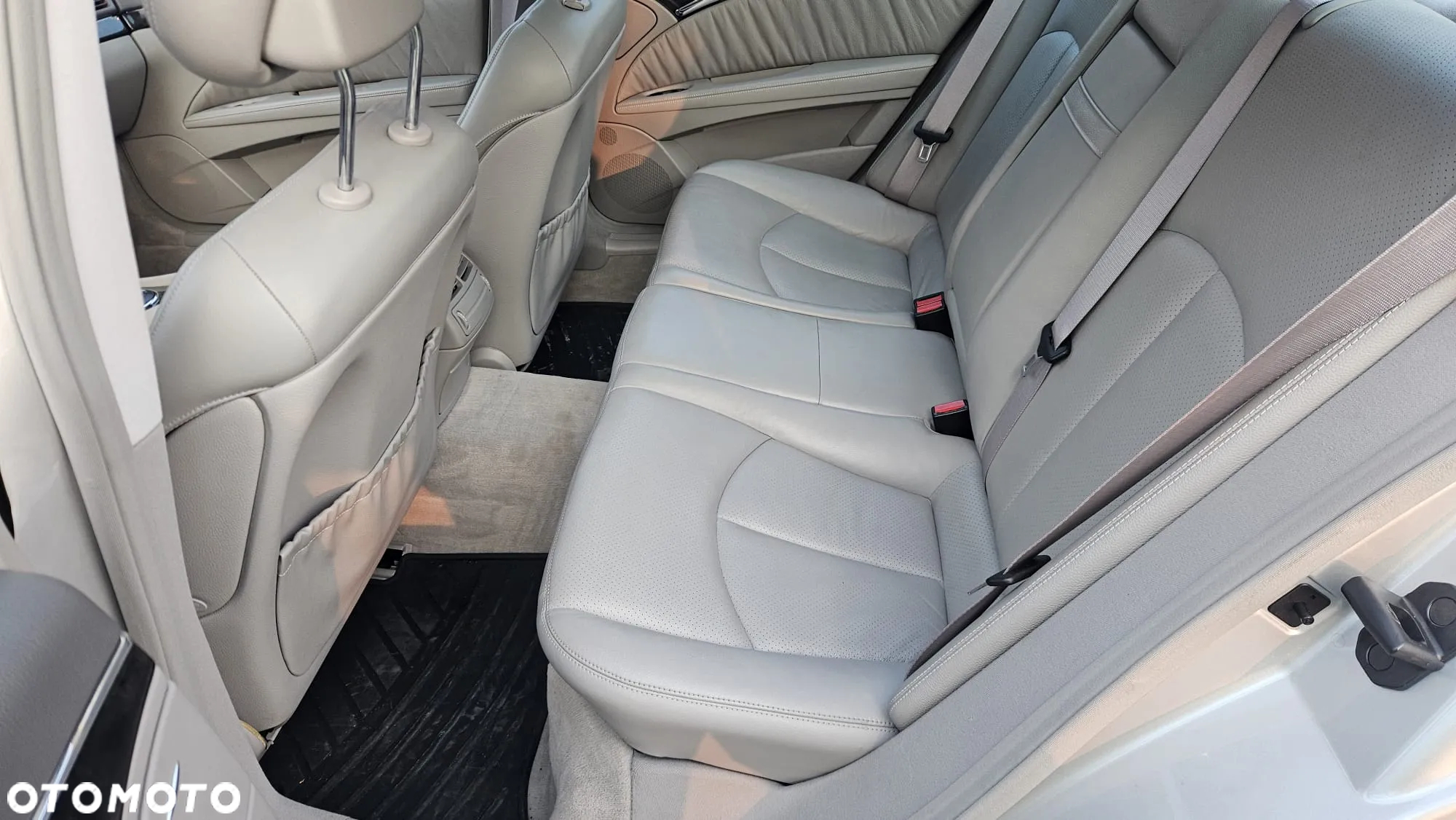 Mercedes-Benz Klasa E 320 CDI T Avantgarde - 7