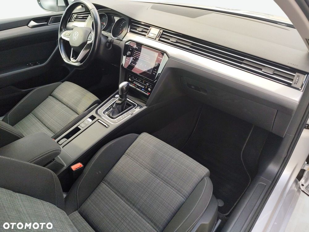 Volkswagen Passat - 19