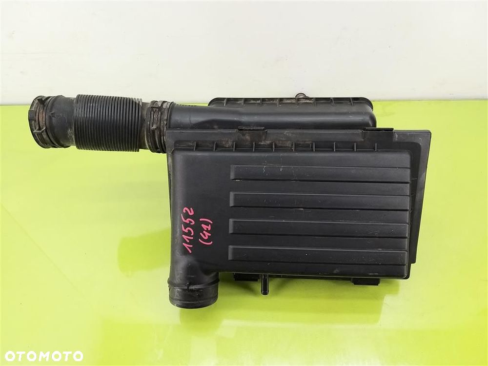 Filtr powietrza obudowa Skoda Yeti  1.4 TSI 2012-2017 VW AUDI 04E129611H - 1