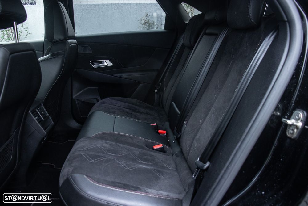 DS DS7 Crossback E-Tense Performance Line EAT8 - 8