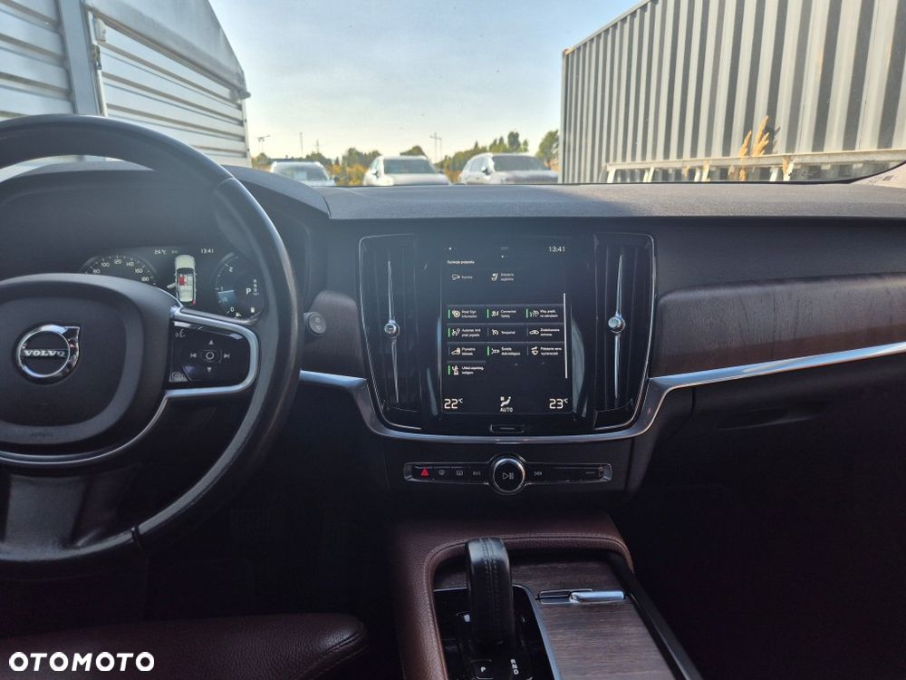 Volvo V90 Cross Country D5 AWD Pro - 28