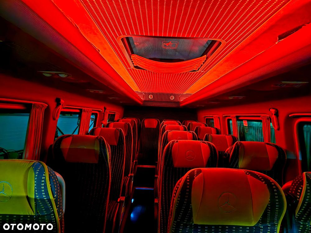 Mercedes-Benz Sprinter - 12