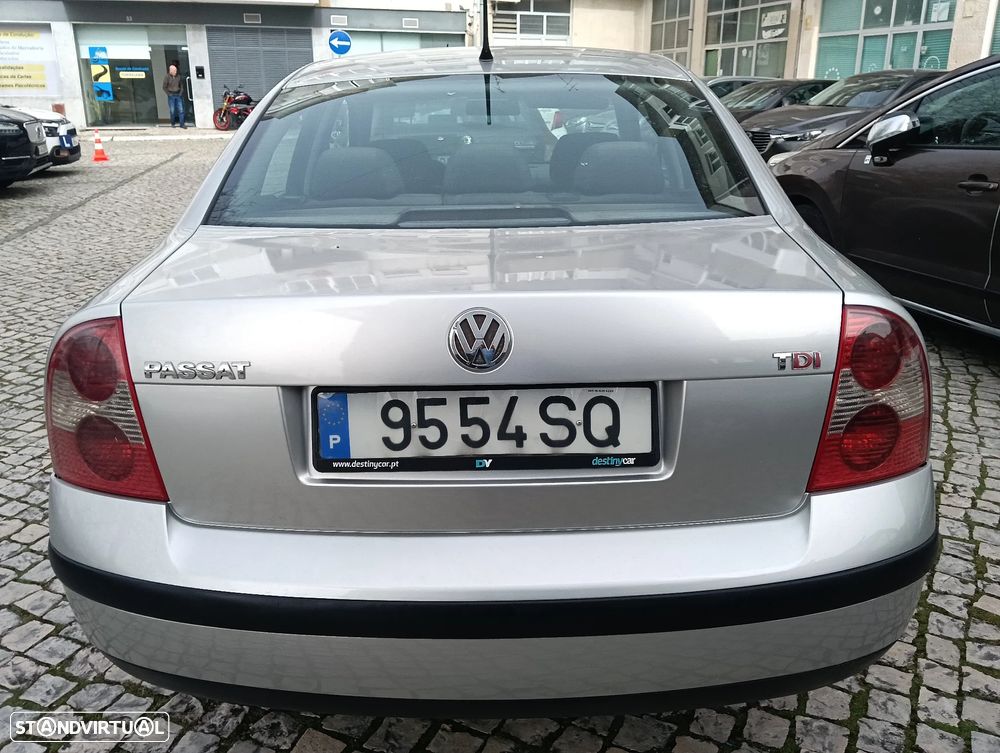 VW Passat 1.9 TDi Highline - 3