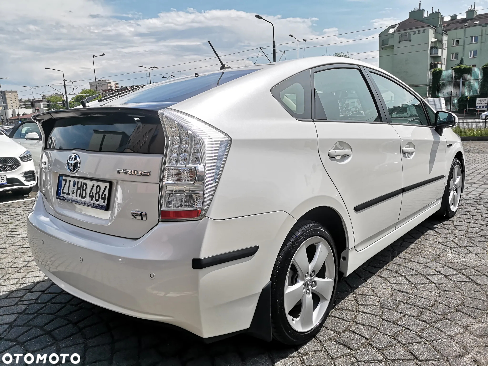 Toyota Prius 1.8 HSD Premium - 2