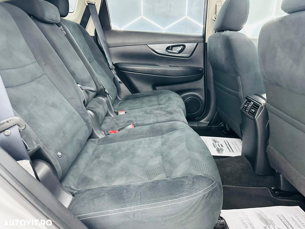 Nissan X-Trail 1.6 dCi N-Connecta - 18