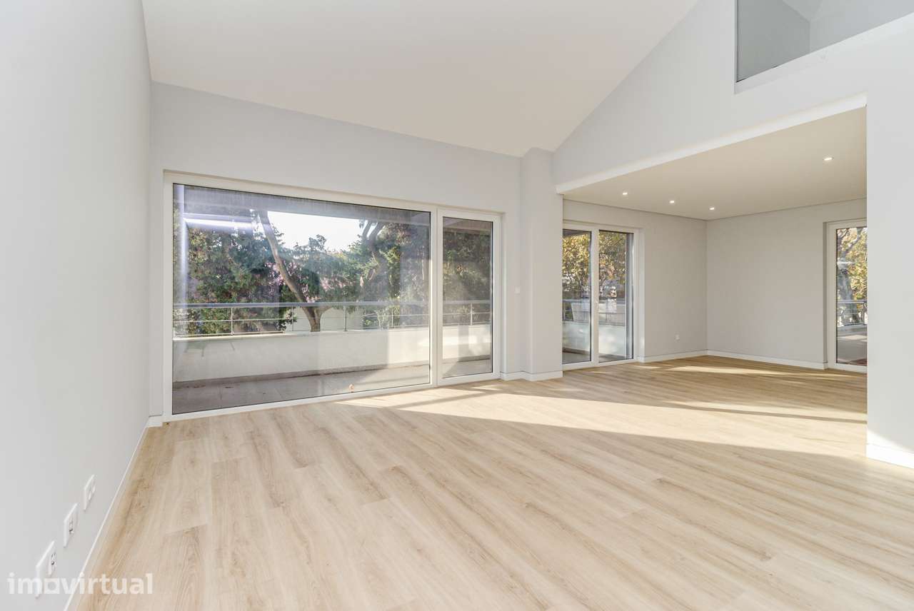 APARTAMENTO T3+1 DUPLEX CENTRO CARCAVELOS - Grande imagem: 4/43