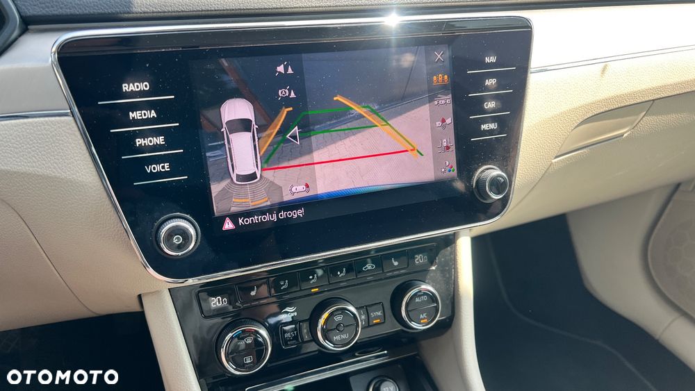 Skoda Superb 2.0 TDI 4x4 Style DSG - 9