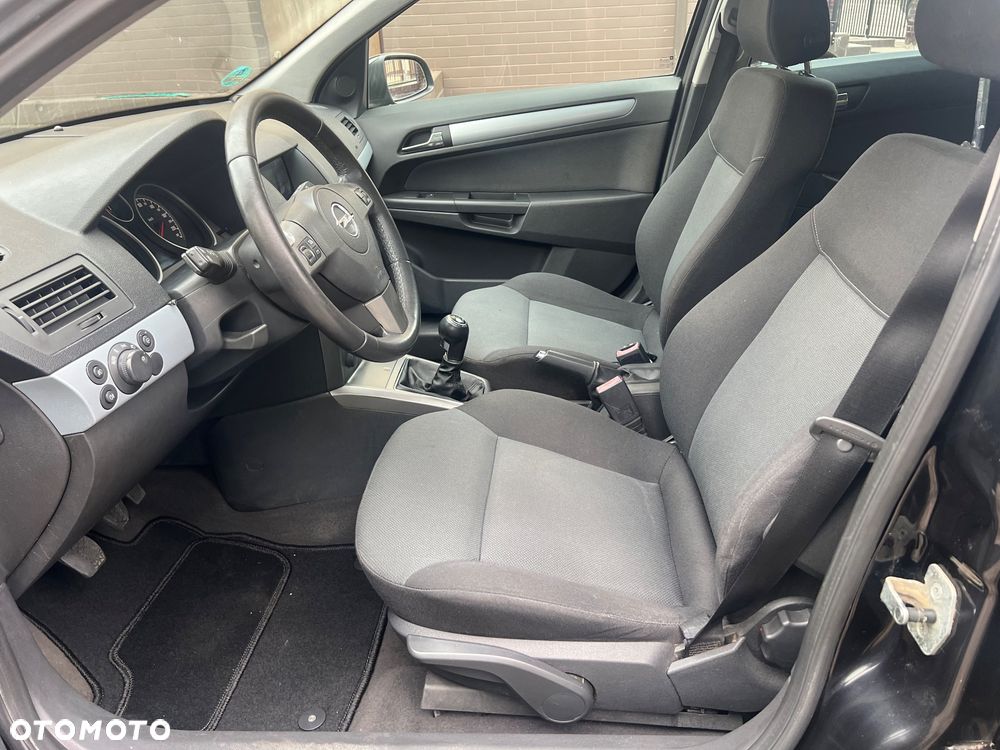 Opel Astra 1.9 CDTI DPF Sport - 29