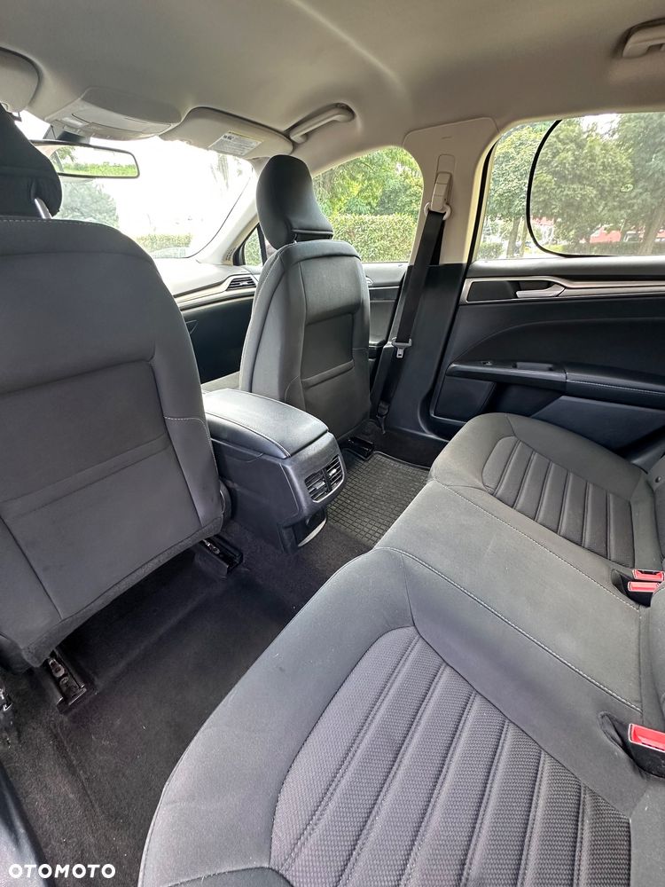 Ford Fusion - 11