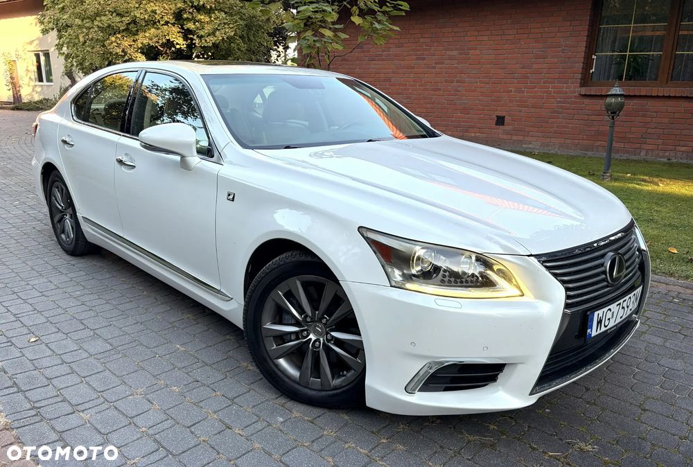 Lexus LS - 1