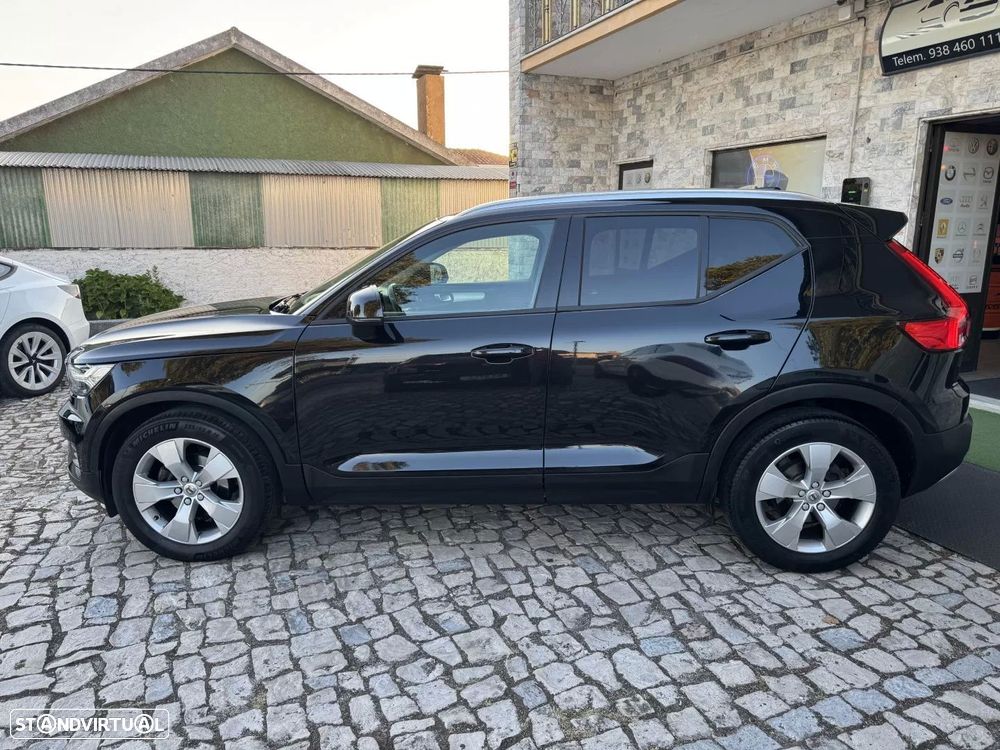 Volvo XC 40 2.0 D3 Momentum AWD Geartronic - 4