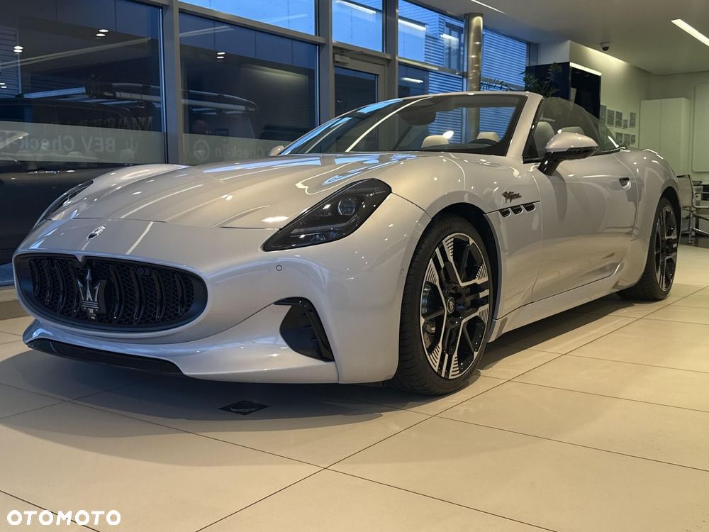 Maserati GranCabrio - 15