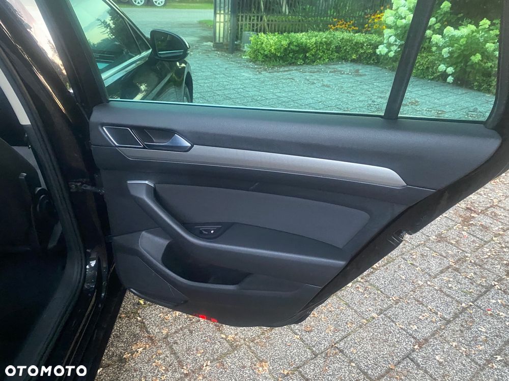 Volkswagen Passat 2.0 TDI (BlueMotion Technology) DSG Comfortline - 22