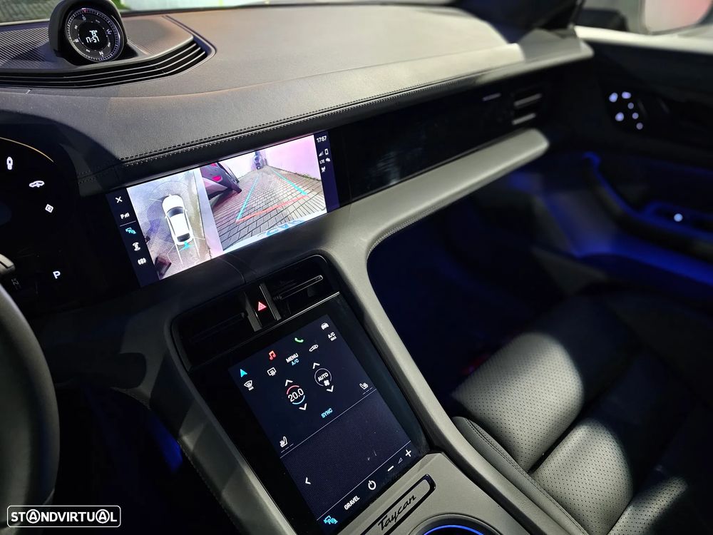 Porsche Taycan Cross Turismo 4 - 24