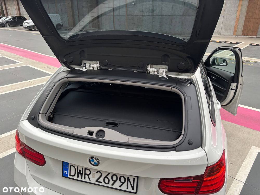 BMW Seria 3 318d Sport Line - 14