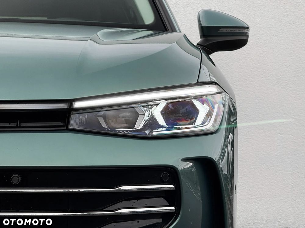 Volkswagen Passat Variant 2.0 TDI SCR DSG Elegance - 8