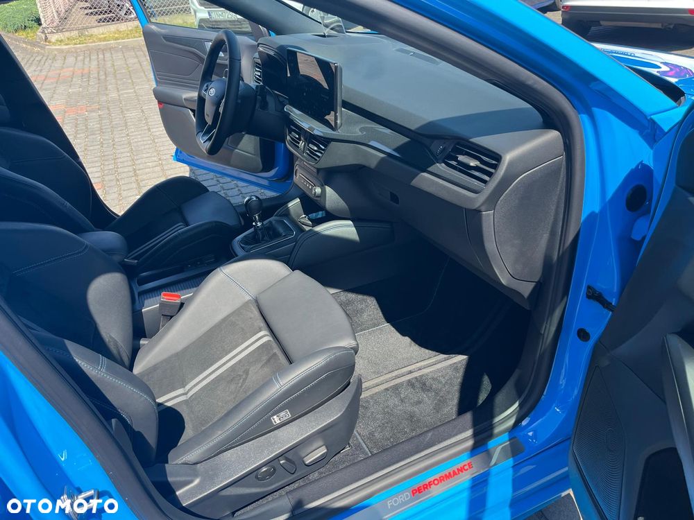 Ford Focus 2.3 EcoBoost ST X - 27