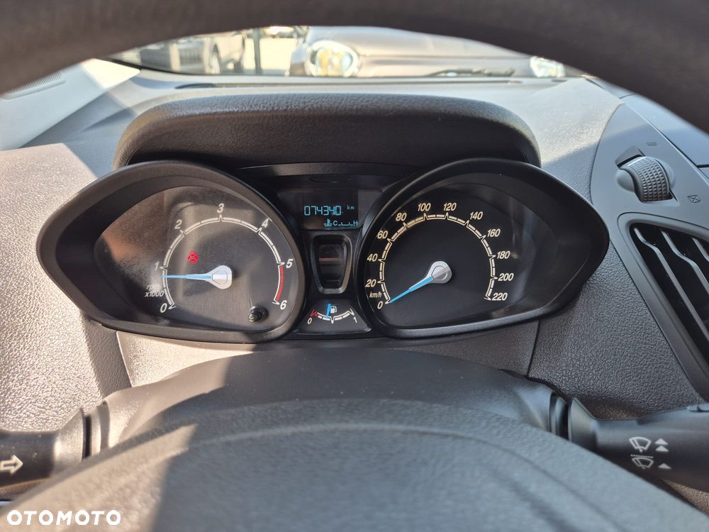 Ford TRANSIT COURIER - 40