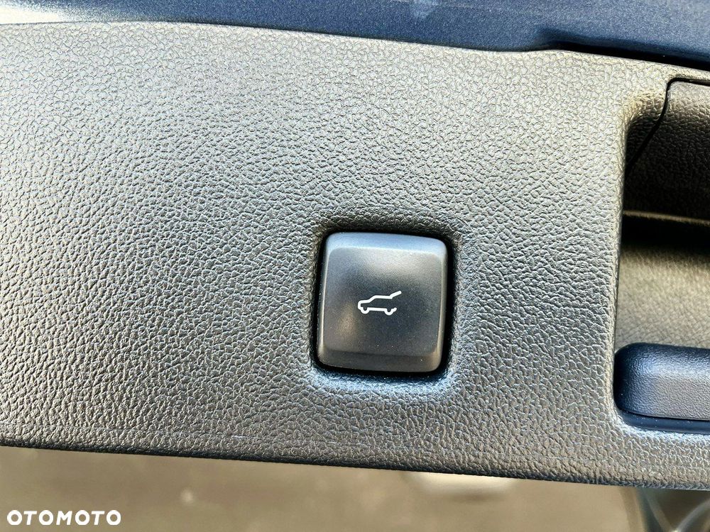Ford Kuga 2.5 Duratec FHEV ST-LINE - 26
