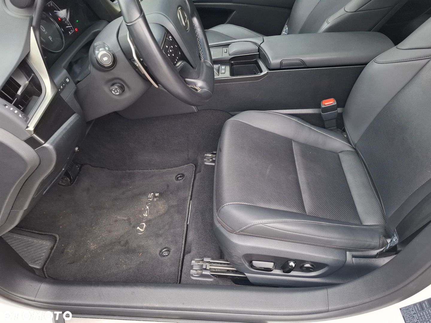 Lexus ES - 15