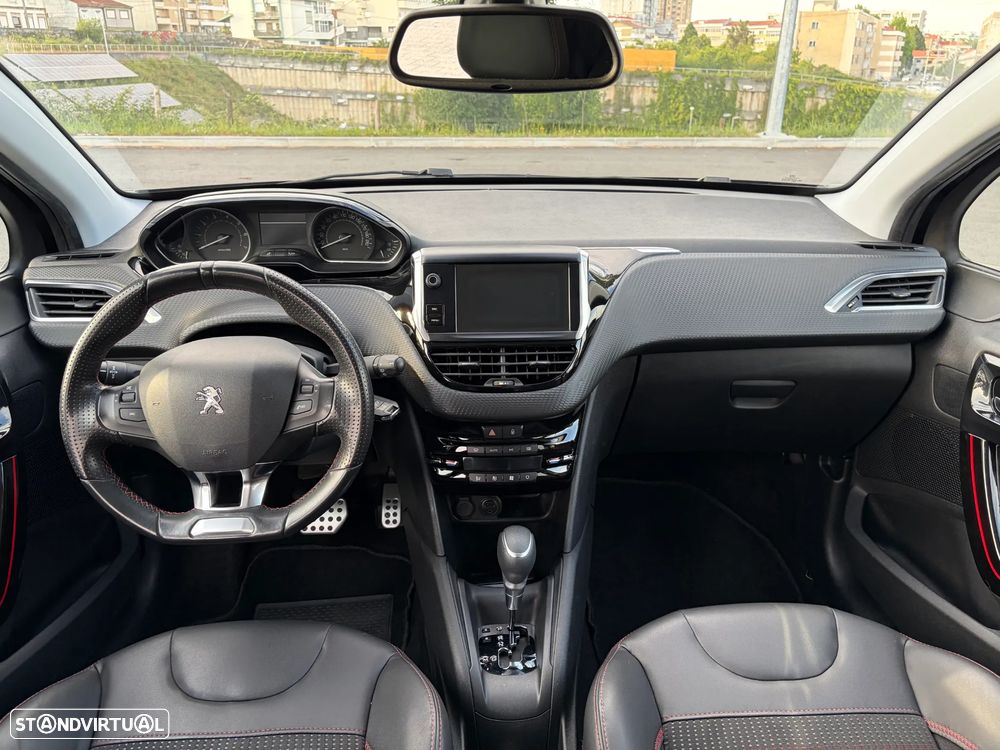 Peugeot 208 - 21