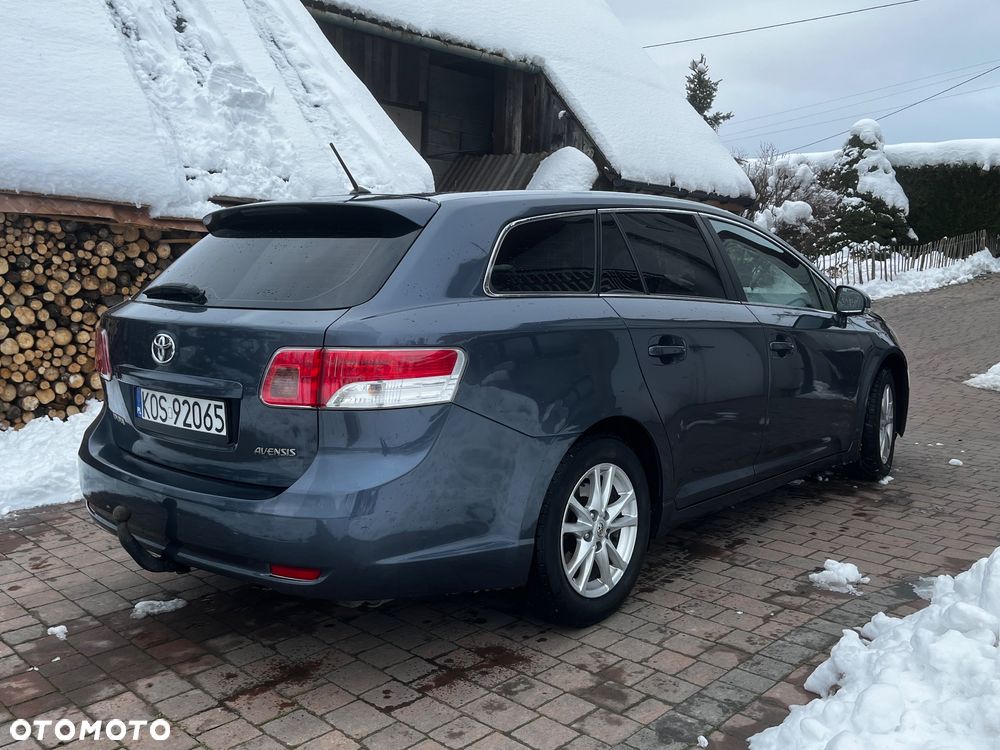 Toyota Avensis 1.8 Comfort - 9