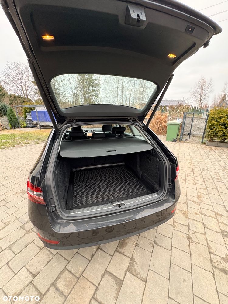 Skoda Superb 2.0 TDI Style DSG - 10