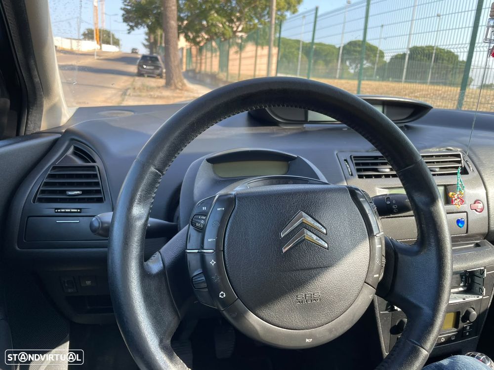 Citroën C4 1.6 HDi FAP VTR - 6