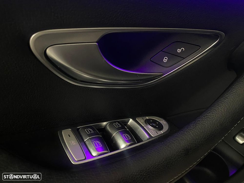 Mercedes-Benz E 300 de Avantgarde 4Matic - 17
