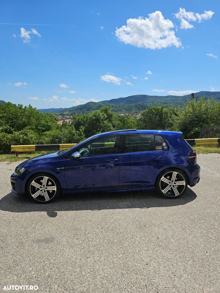 Volkswagen Golf - 2