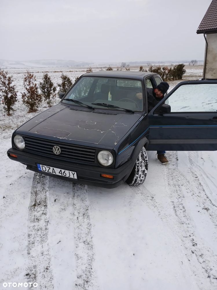 Volkswagen Golf - 1