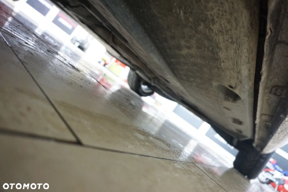 Volkswagen Golf 1.6 Highline - 12