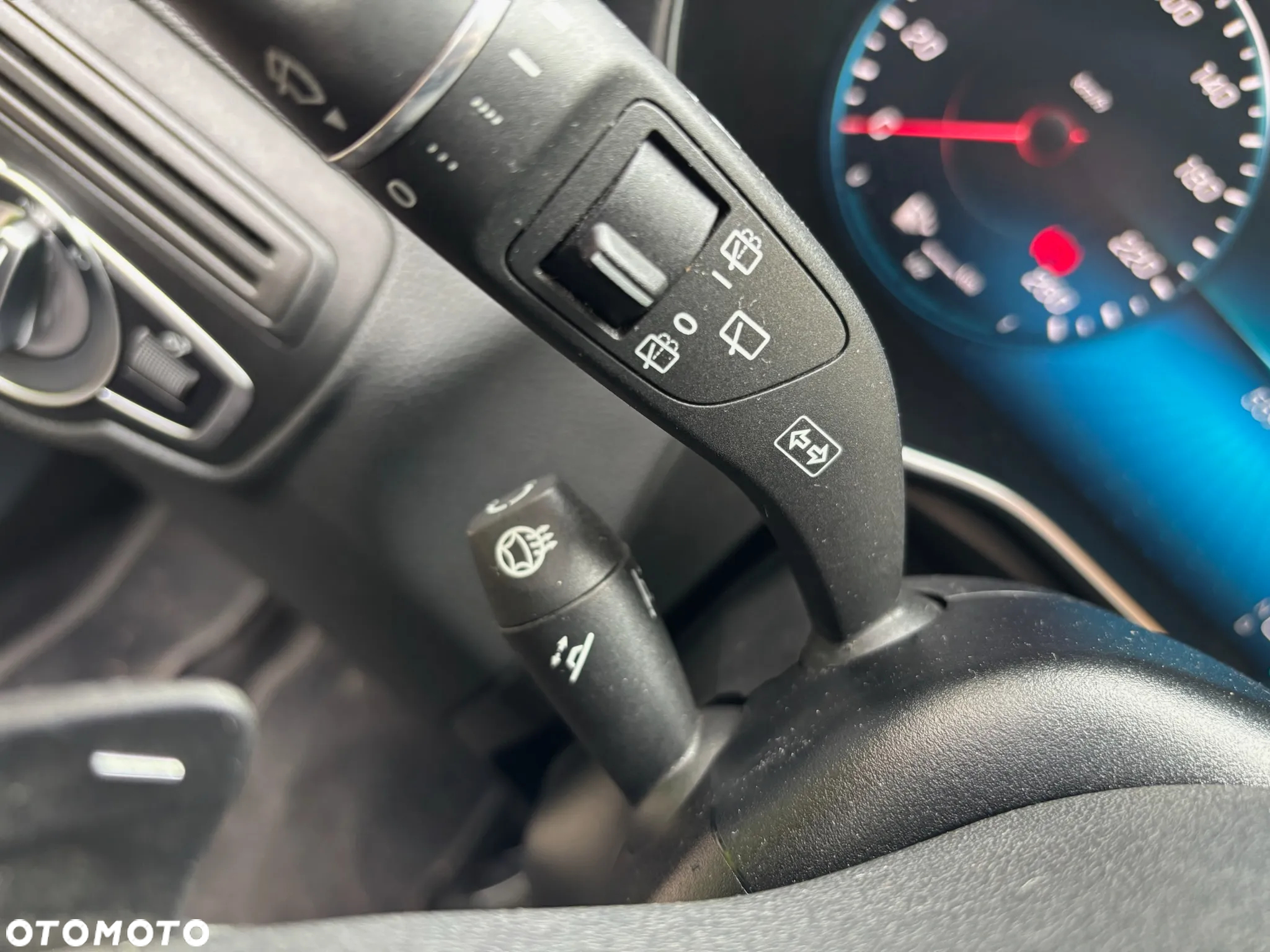 Mercedes-Benz GLC 300 4Matic 9G-TRONIC AMG Line - 25