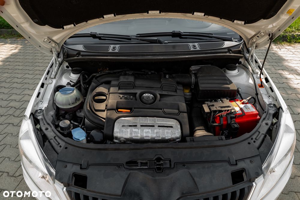 Skoda Fabia 1.4 TSI DSG RS - 33