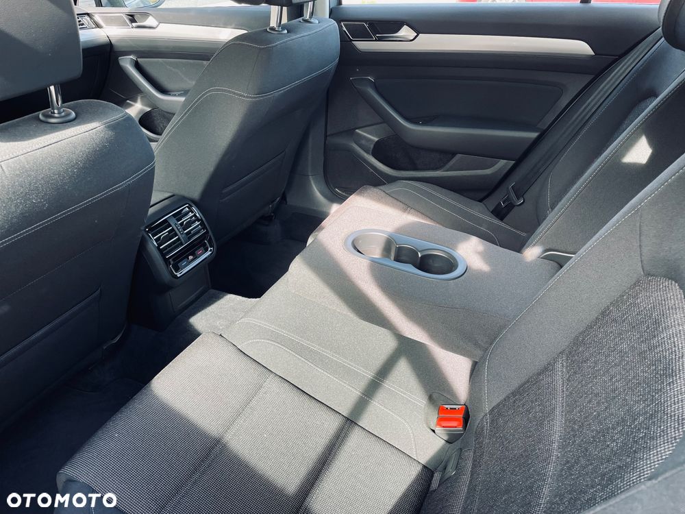Volkswagen Passat 1.4 TSI BMT Comfortline - 12