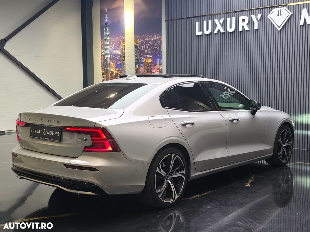 Volvo S60 B5 B AWD Ultimate Dark - 8
