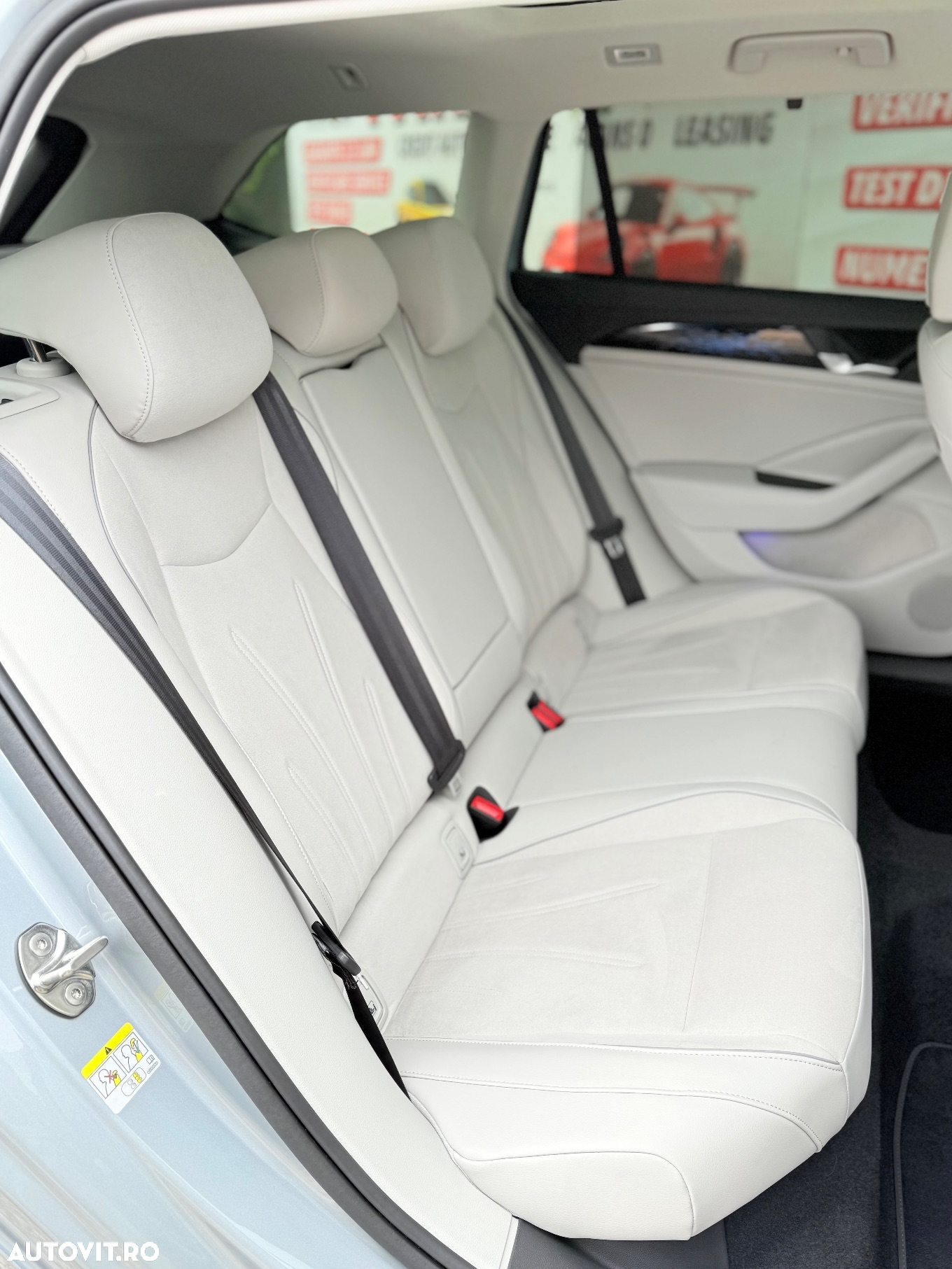 Volkswagen Passat Variant 2.0 TDI DSG Elegance - 16