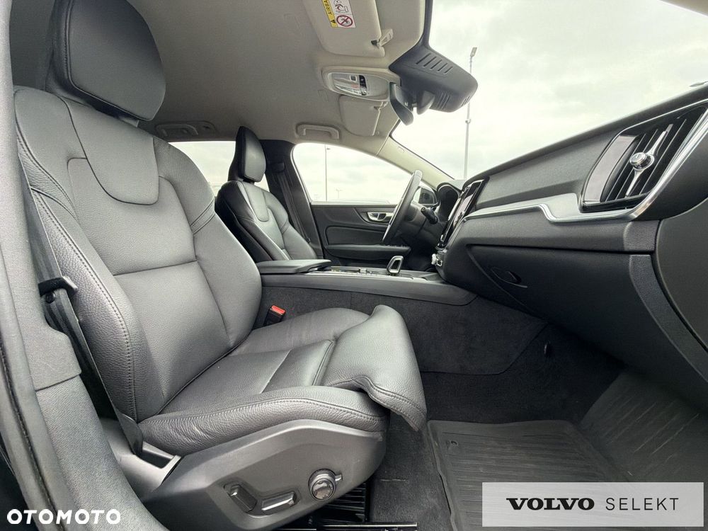Volvo V60 Cross Country - 14