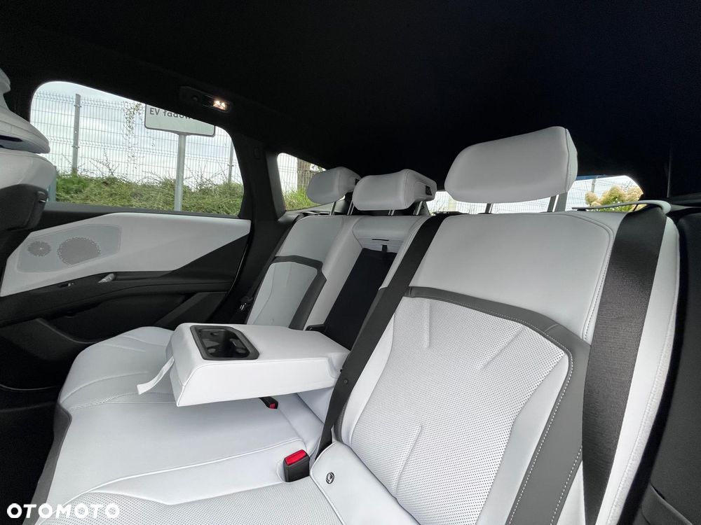 BMW iX3 40 - 27