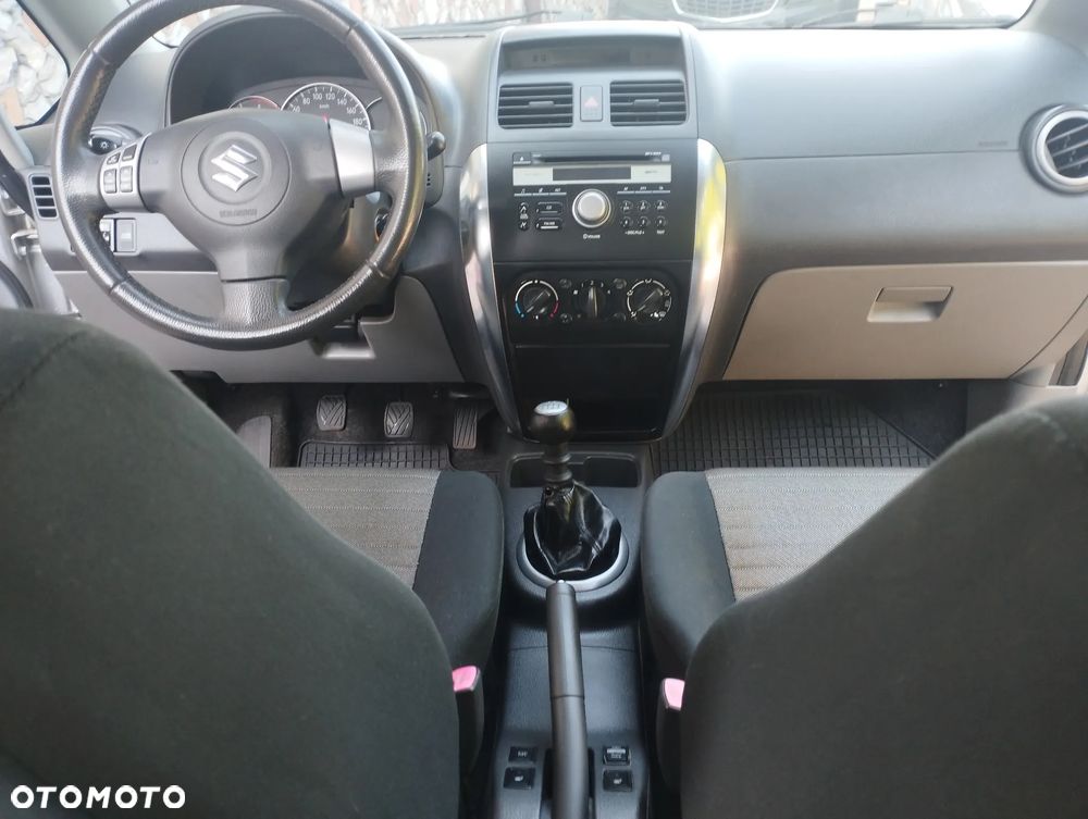 Suzuki SX4 1.9 DDiS DPF 4x4 Comfort - 10