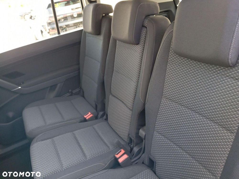 Volkswagen Touran - 14