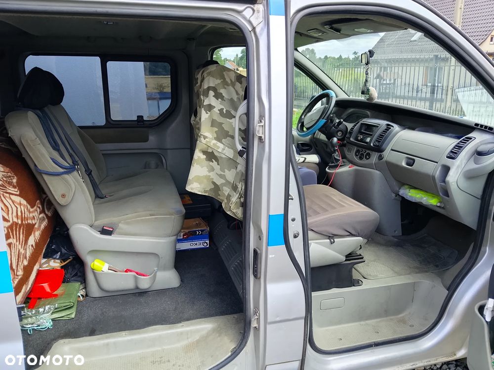 Renault Trafic Passenger - 9