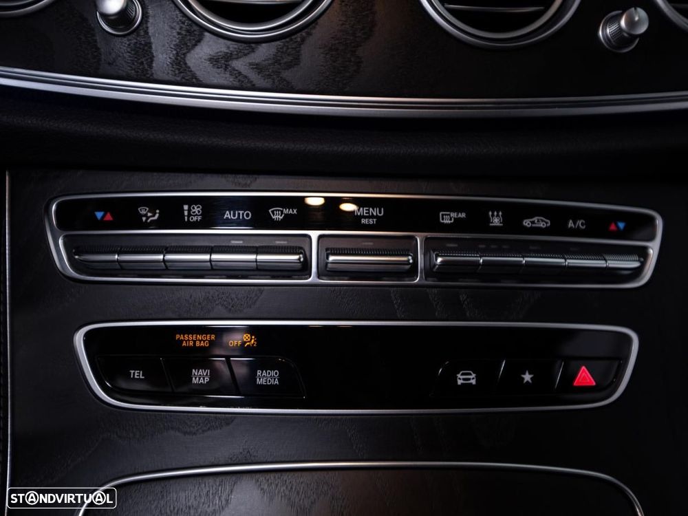 Mercedes-Benz E 300 de AMG Line - 25