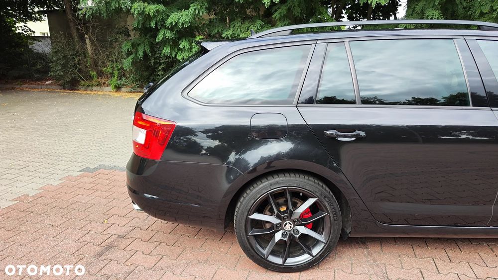 Skoda Octavia 2.0 TDI DSG RS - 11