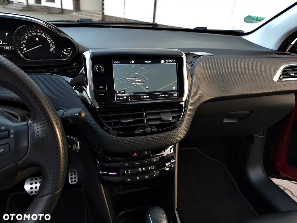 Peugeot 2008 BlueHDi 120 EAT6 Black Edition - 32