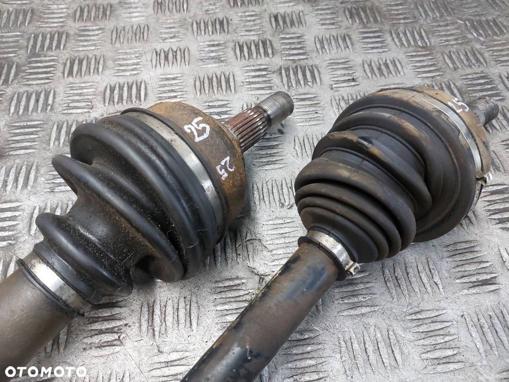 PÓŁOŚ LEWY PRZÓD + PRAWY PRZÓD 5B CITROEN C5 I 2.2 HDI - 3