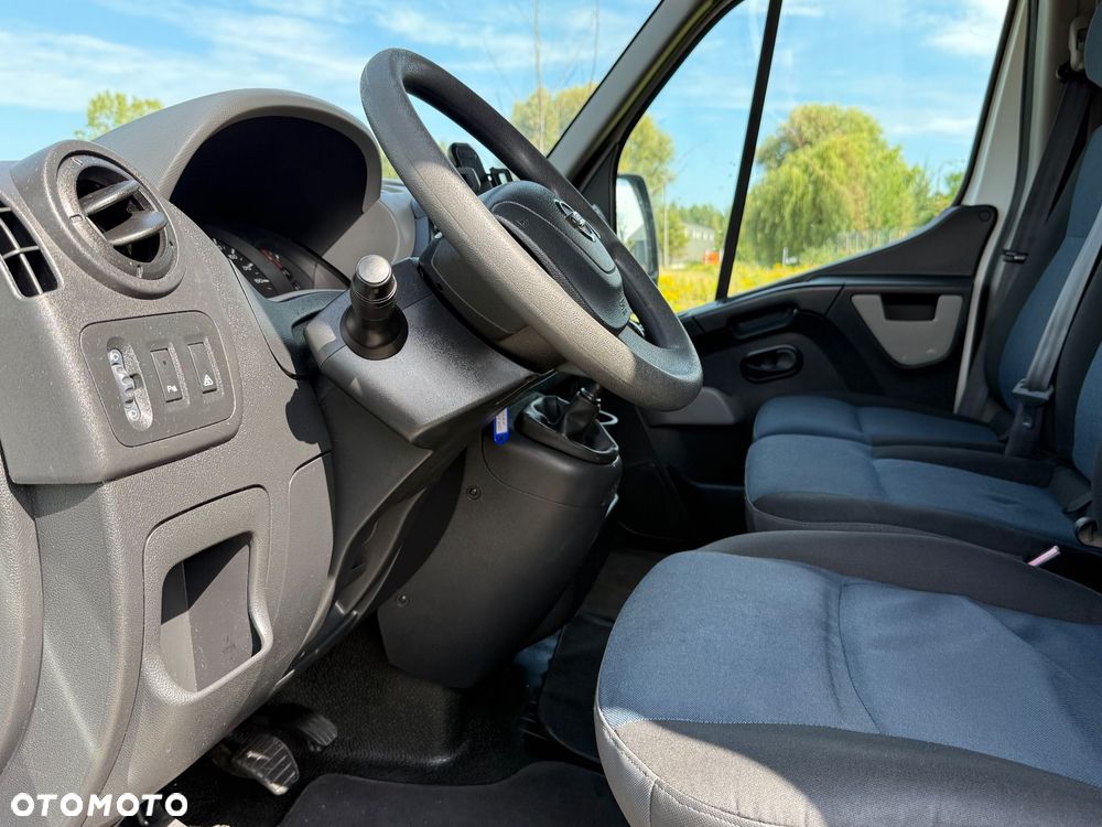 Nissan NV400 - 13
