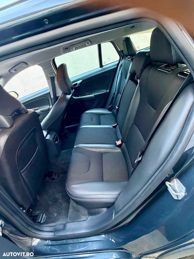 Volvo V60 D4 Momentum - 13