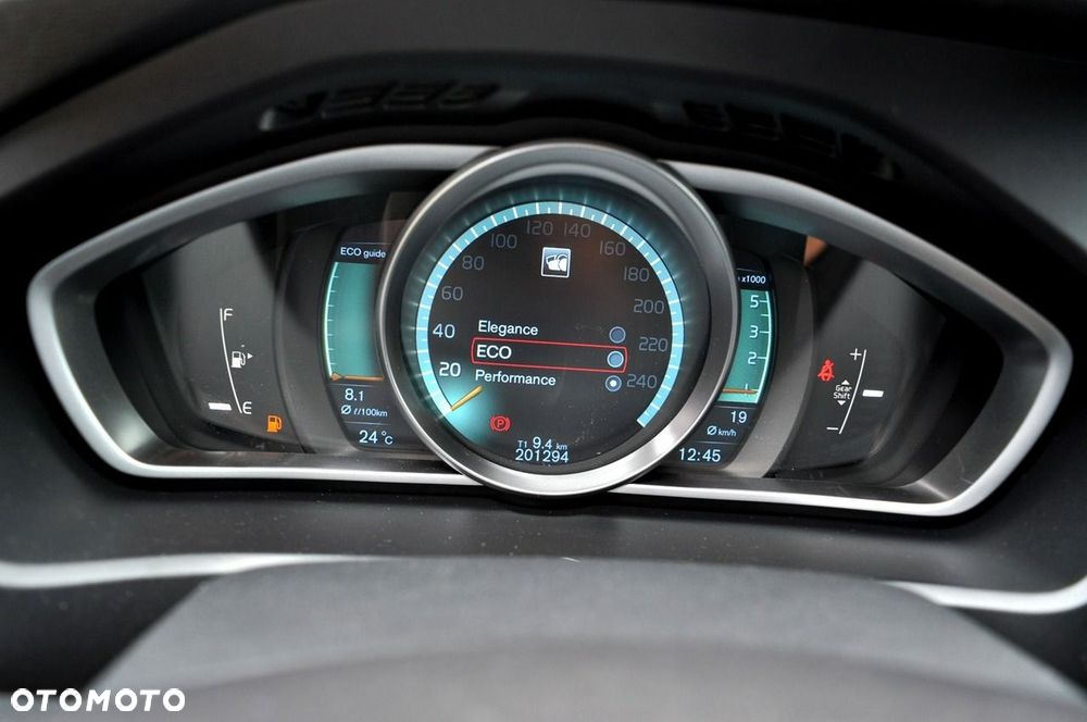 Volvo V40 D2 Momentum - 24